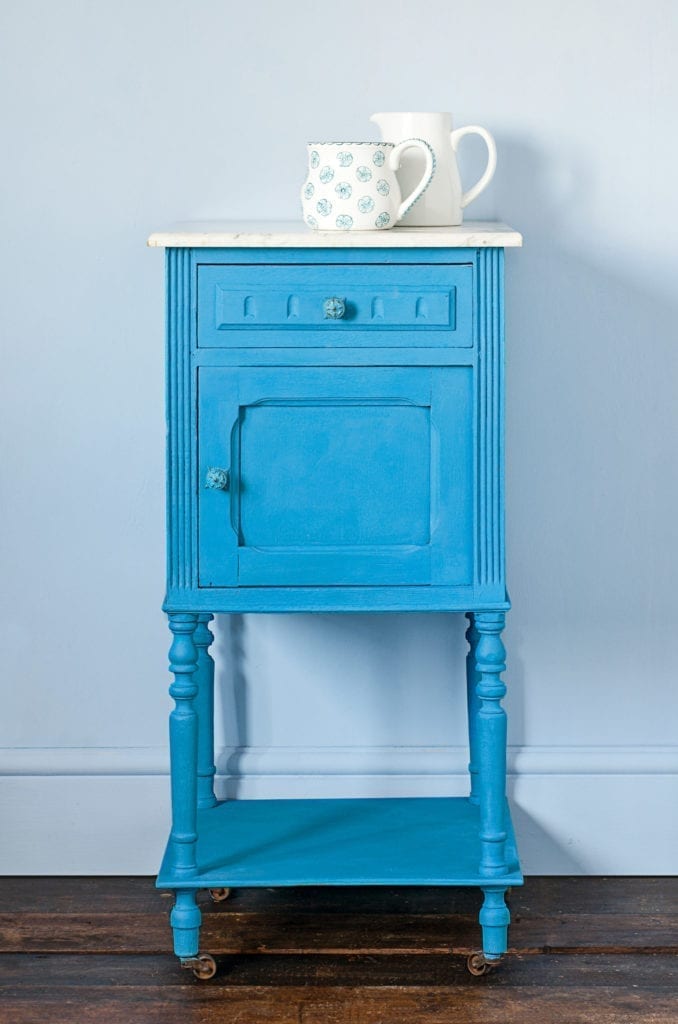 Chalk Paint® in Giverny Side Table by Annie Sloan. Wall in Louis Blue