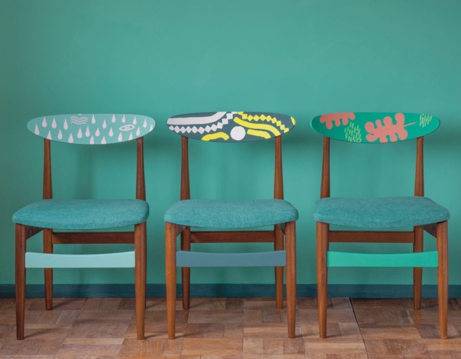 Patterned Mid-Century Modern Chairs painted with Chalk Paint® and Detail Brushes in a blue colour scheme by Annie Sloan. Upholstered with Linen Union in Provence + Aubusson Blue