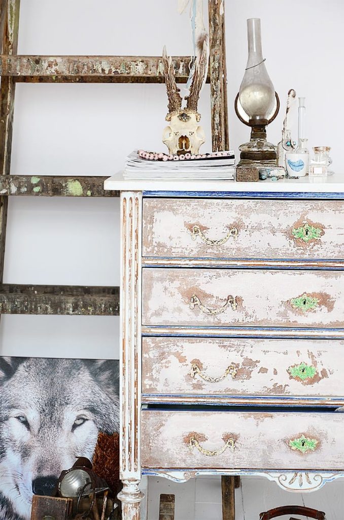 Chest of drawers painted with Annie Sloan Chalk Paint® to create the Shabby Chic look