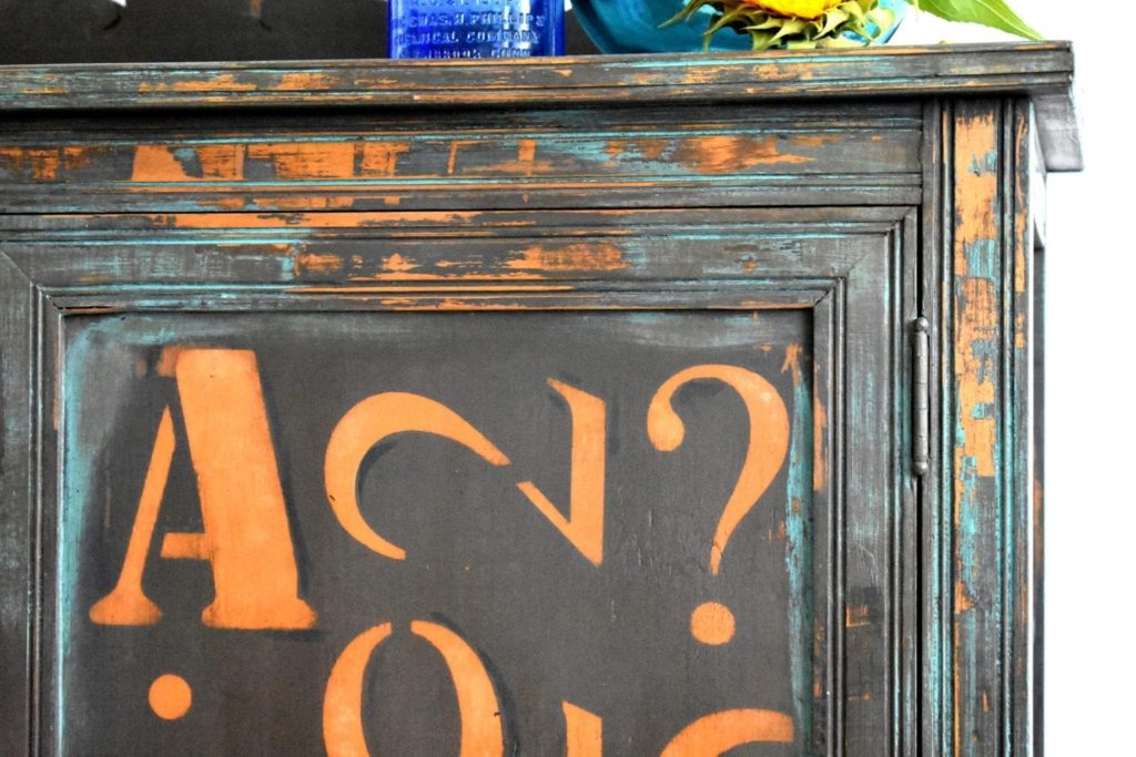 Warehouse Dresser by Annie Sloan Painter in Residence Ildiko Horvath painted with Chalk Paint® in Honfleur.