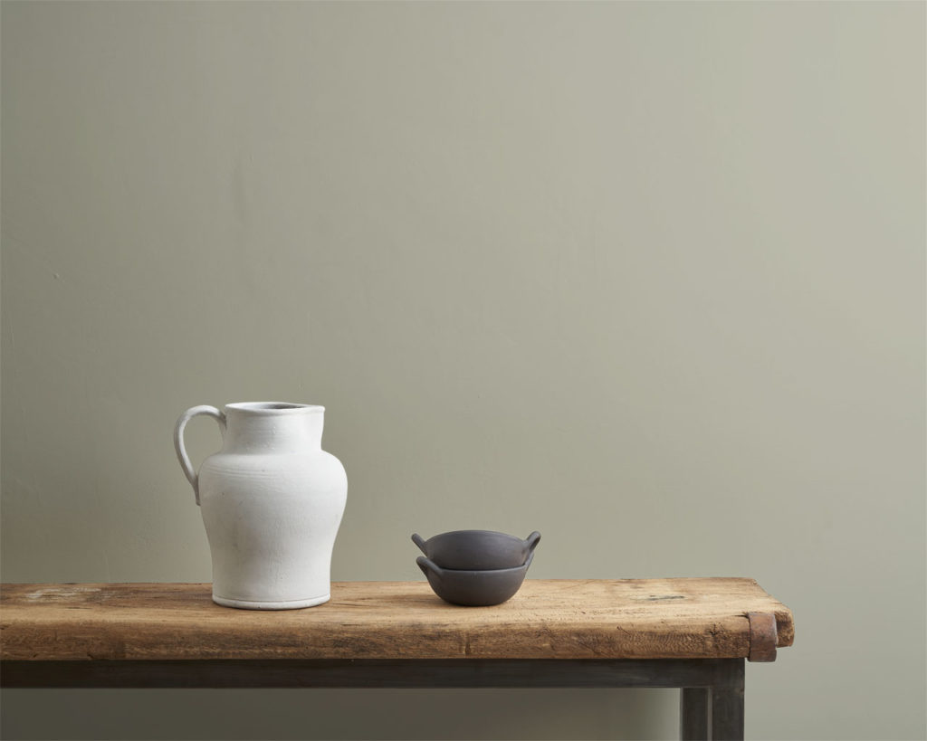 Cotswold Green wall paint pained on a wall, by Annie Sloan