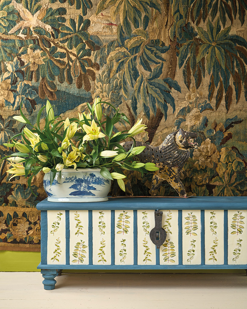 Mint Decoupage von Annie Sloan auf einem Schrank