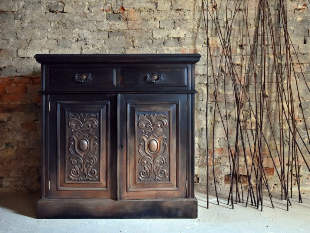 Athenian Black Wood Ombre Cabinet by Annie Sloan Painter in Residence Chloe Kempster painted with Chalk Paint®