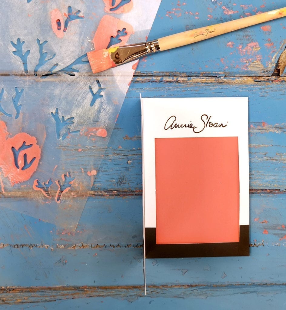 How to mix Pantone Colour Of The Year 2019 Living Coral with Chalk Paint® by Annie Sloan in Emperors Silk and Tilton
