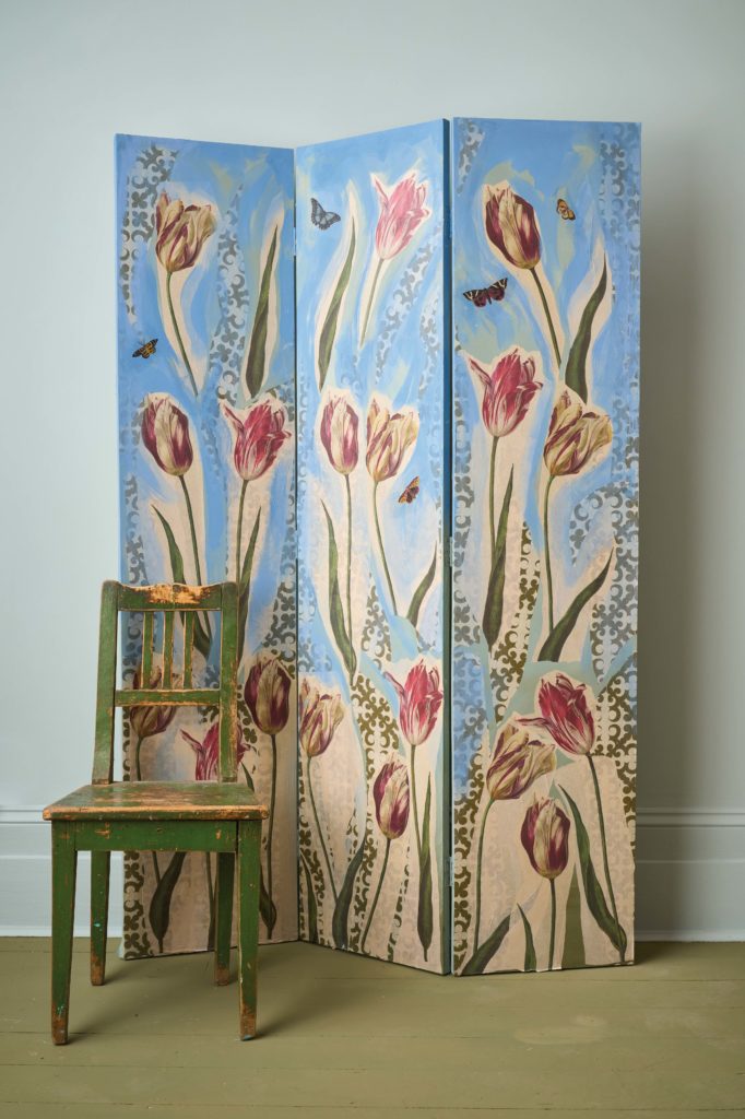 Hero Image of Reclaimed Panelled Screen in Dutch Tulip Design