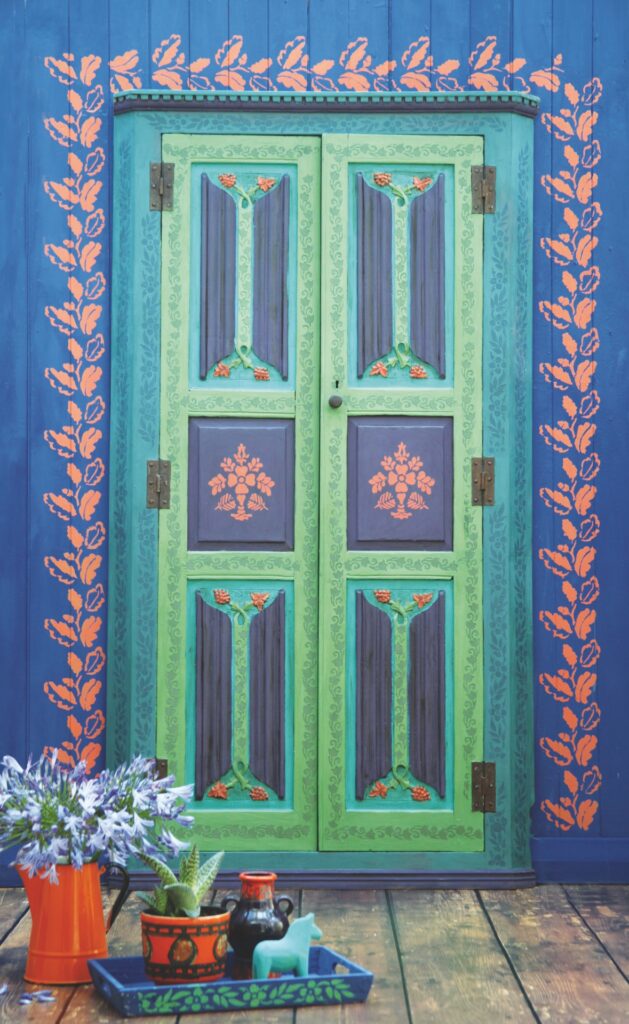 janiceissitt_life_style - Annie Sloan - Folk Art Door