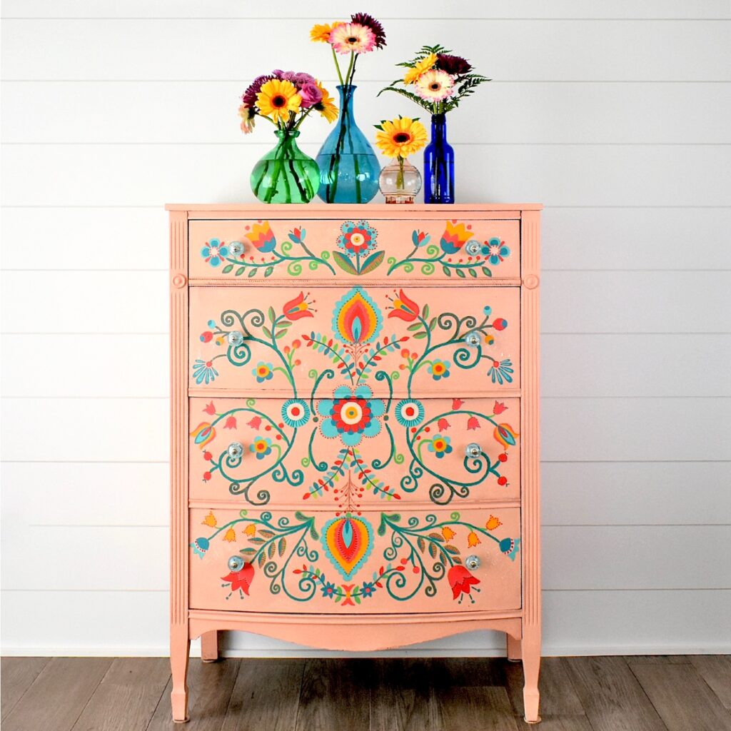 ildikoh67 - Annie Sloan - Folk Art Chest of Drawers