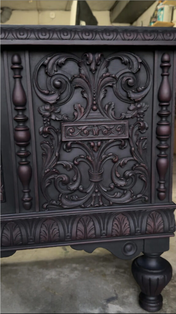 Annie Sloan - Nina Sainato - @hantemyhome - Enchanting Chest - Lenore