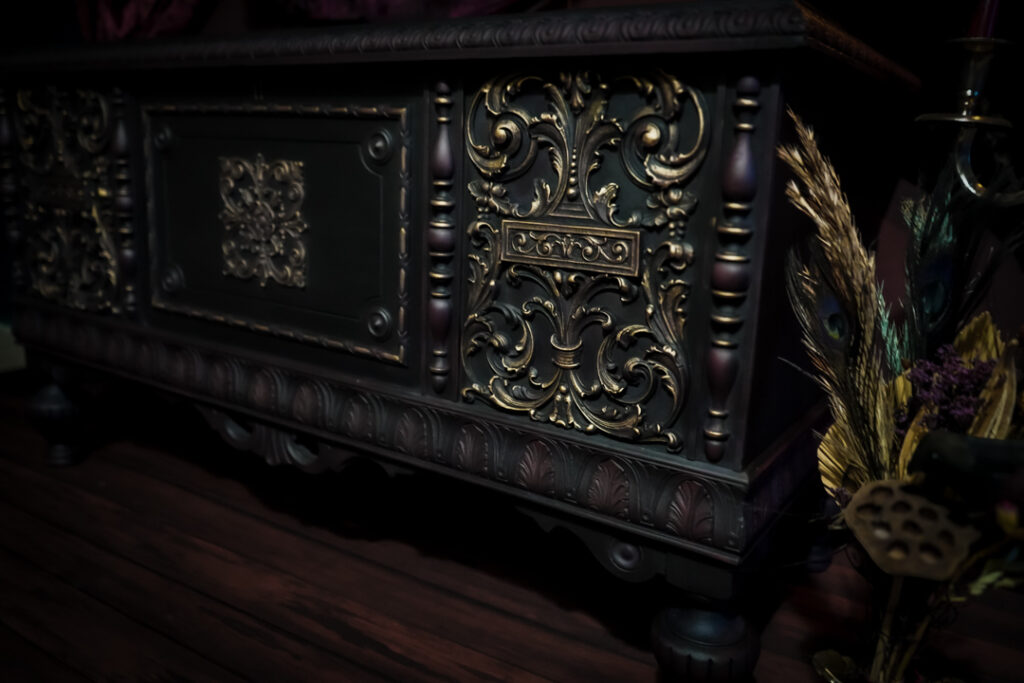 Annie Sloan - Nina Sainato - @hantemyhome - Enchanting Chest - Lenore