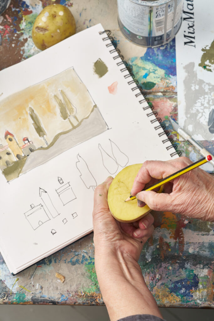 Annie Sloan - Painting Side Table Using Potato Stamp