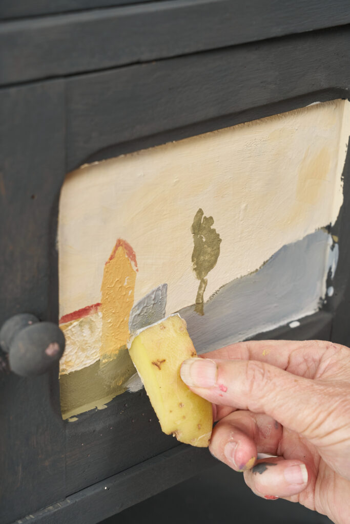 Annie Sloan - Painting Side Table Using Potato Stamp