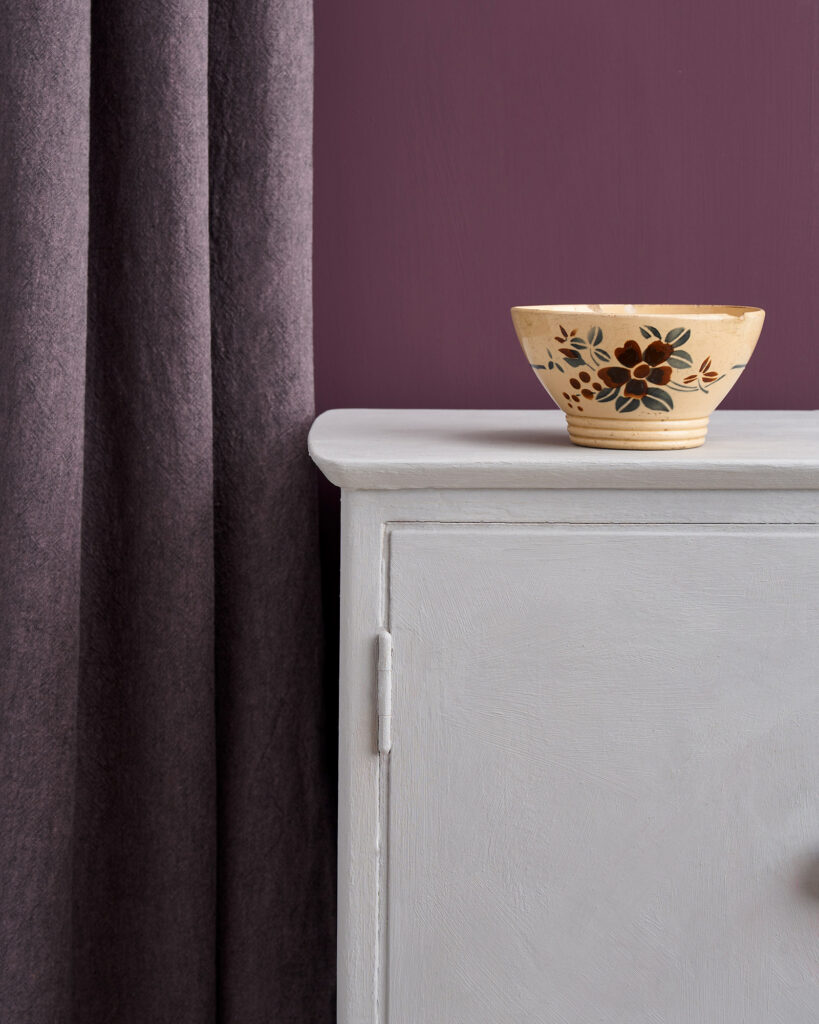 Annie Sloan Chicago Grey - Side Table Image