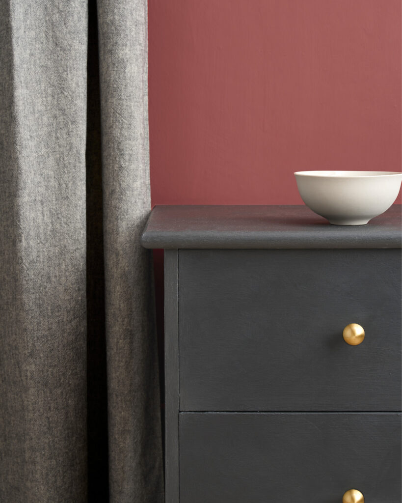 Annie Sloan Graphite- Side Table