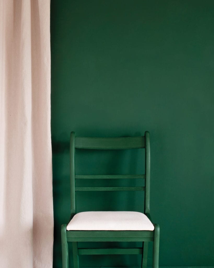Amsterdam Green Wall Paint by Annie Sloan, chair painted in Chalk Paint® in Amsterdam Green and Linen Union Antoinette + Old White curtain and seat cushion
