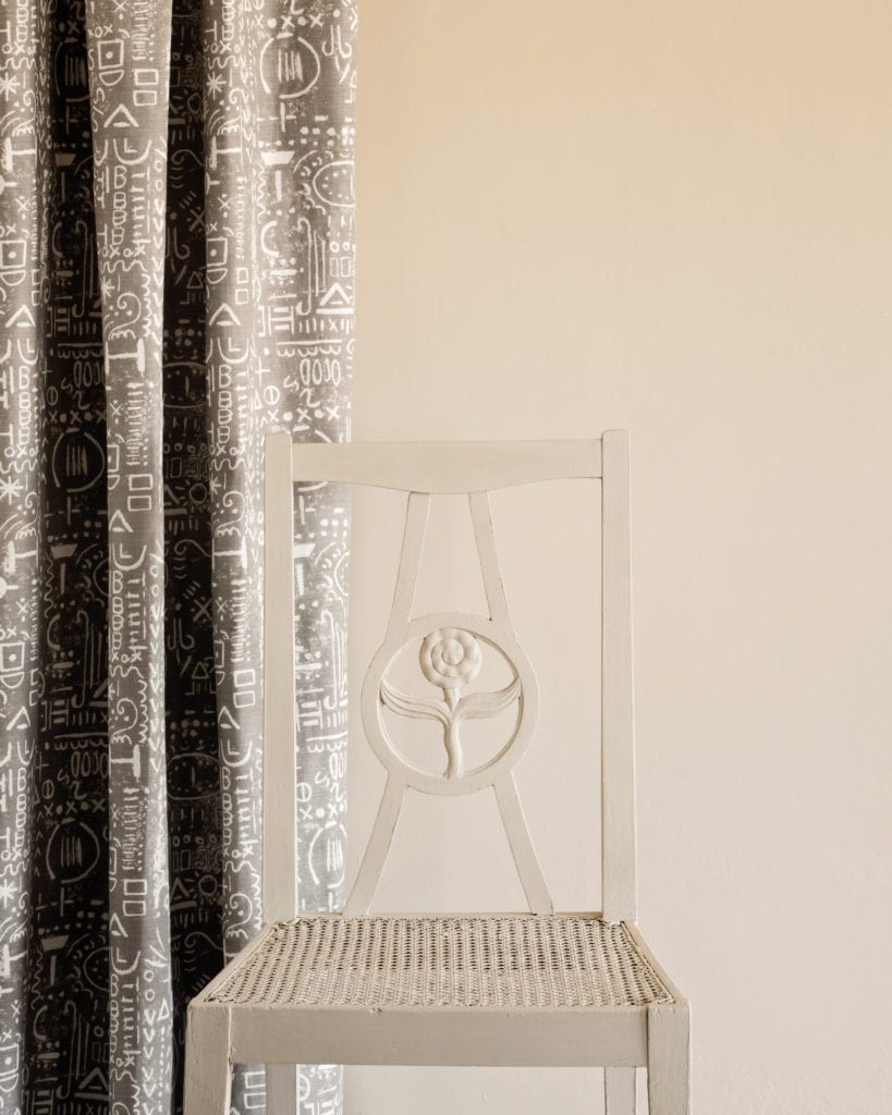 Old Ochre Wall Paint by Annie Sloan, chair painted with Chalk Paint® in Old Ochre and Tacit in French Linen curtain