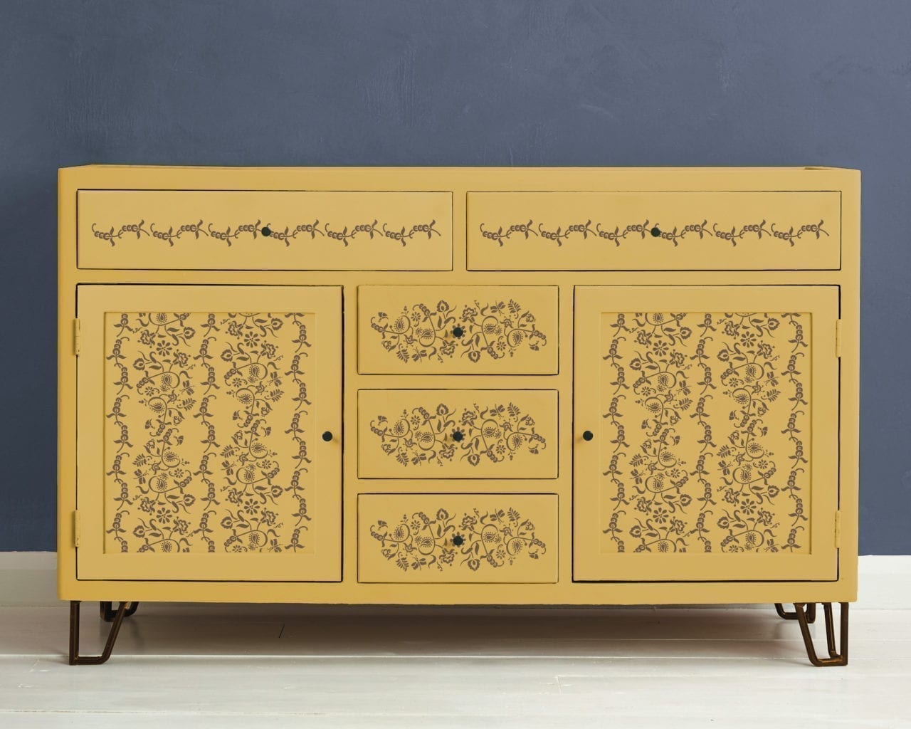 Chest of drawers painted with Chalk Paint® by Annie Sloan and stencilled with the Paisley Floral Garland Stencil