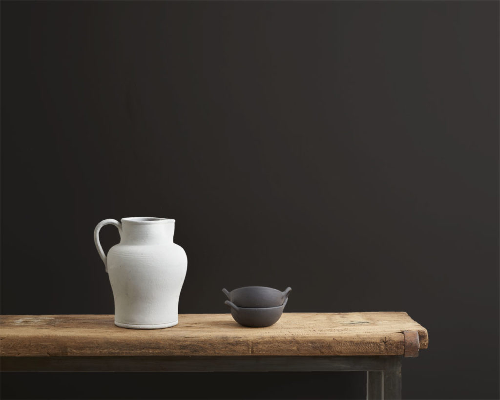 Athenian Black wall paint by Annie Sloan painted on a wall