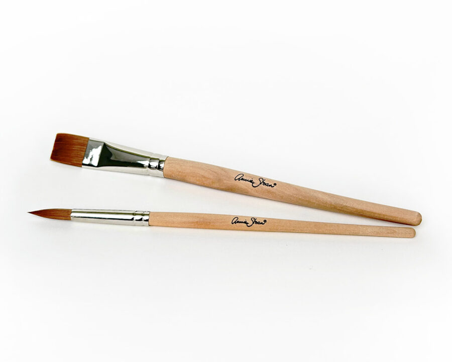 Set of two Annie Sloan detail brushes