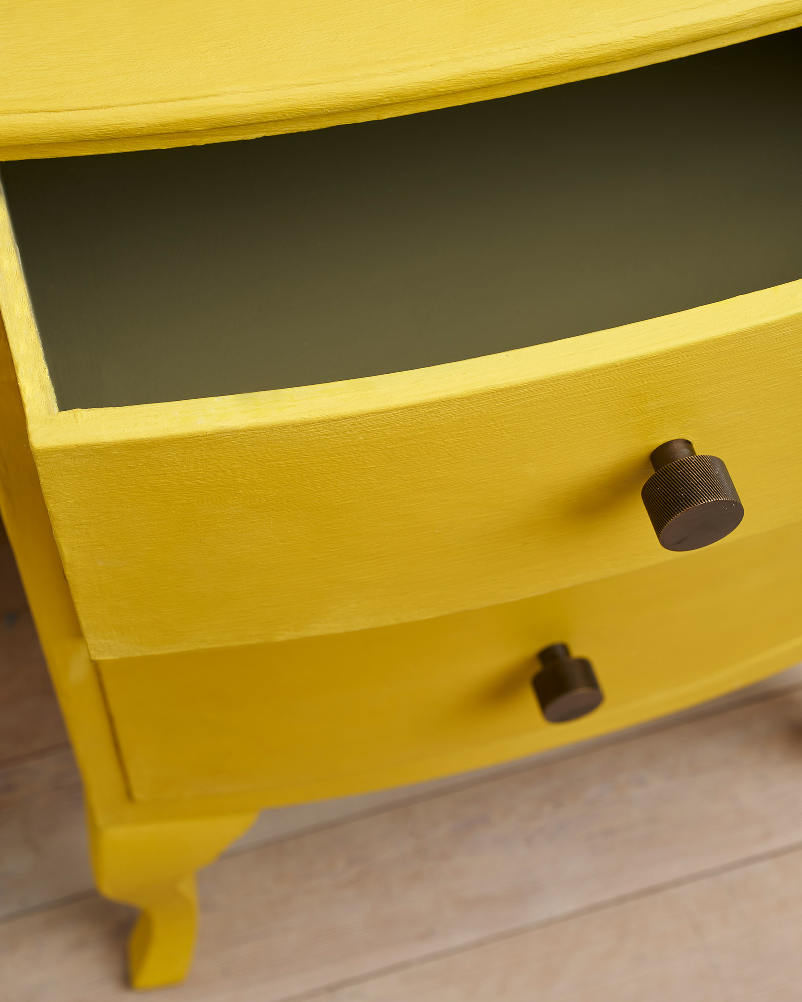 Annie Sloan English Yellow - Side table images