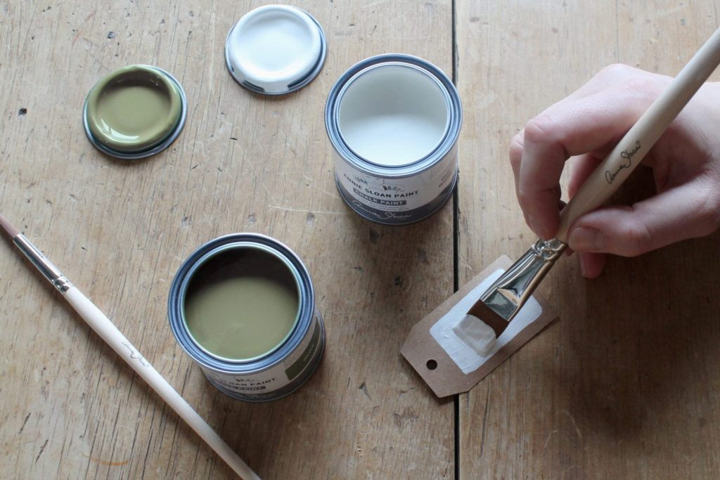 Parcel tags painted with Chalk Paint® by Annie Sloan in Old White and Olive for an advent calendar