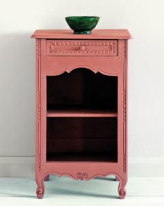 Side table painted with Chalk Paint® in Scandinavian Pink, a traditional earthy Swedish-style pink