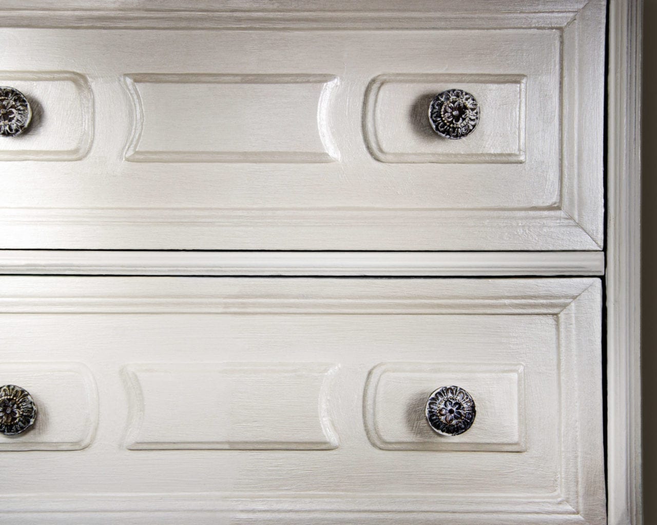 Chest of drawers painted with Chalk Paint® in Old White and Pearlescent Glaze