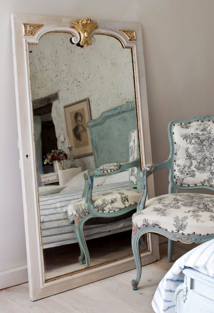 Gilded French Rustic Mirror painted with Chalk Paint by Annie Sloan from Colour Recipes book published by Cico. Photo by Christopher Drake