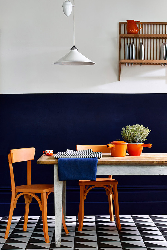 Kitchen walls painted in Annie Sloan Oxford Navy & Pure Wall Paint