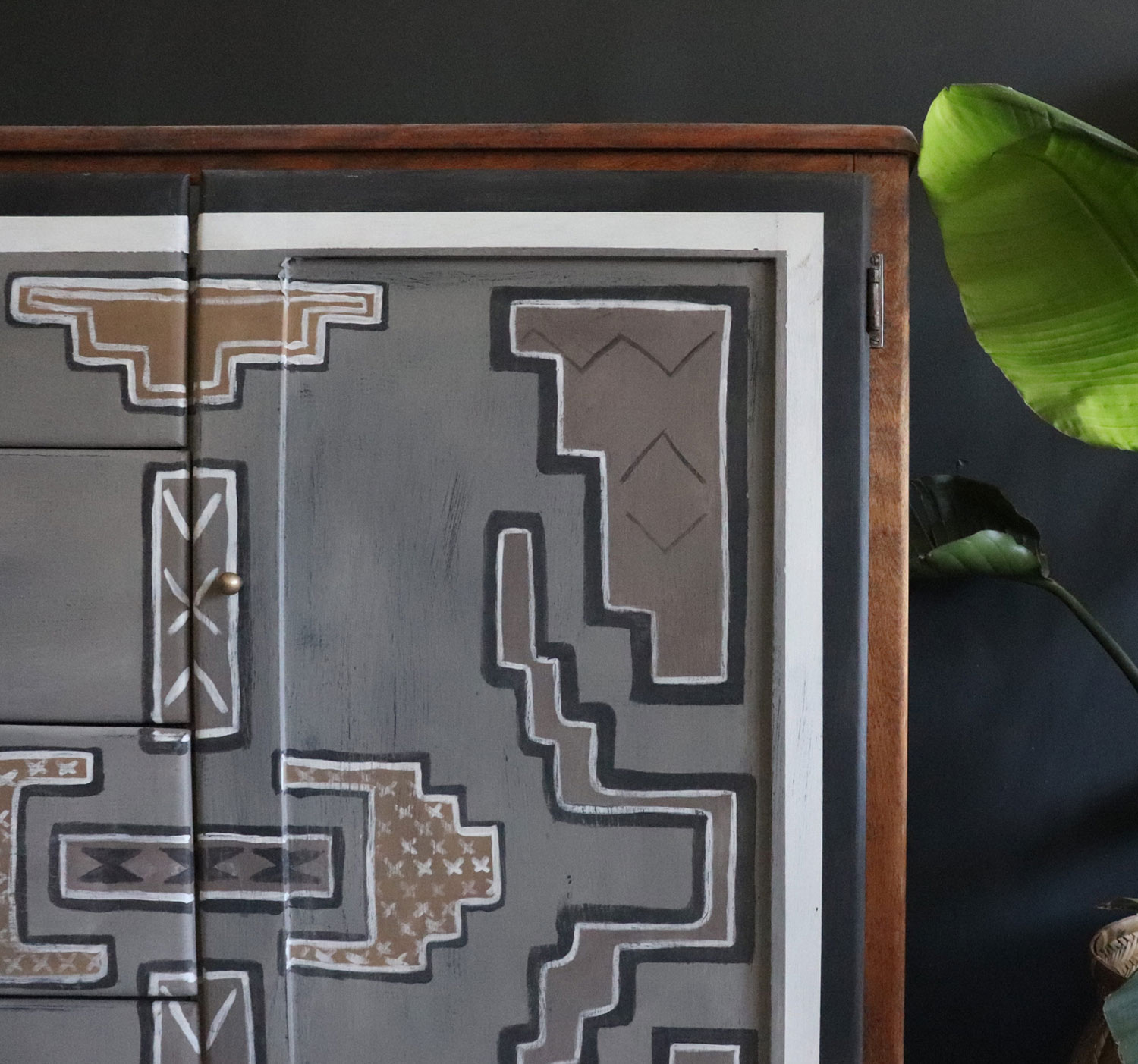 Chalk Paint® Aztec-Inspired Dresser | Annie Sloan