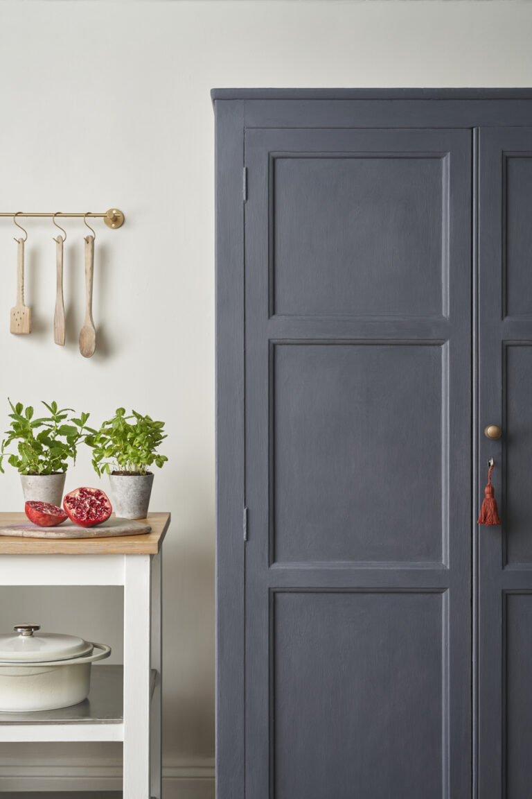 Grey Chalk Paint® Whistler Grey Annie Sloan US
