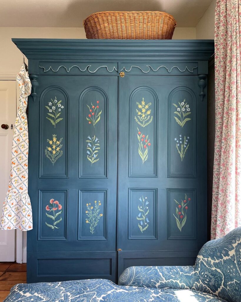 Upcycle old wardrobe discount