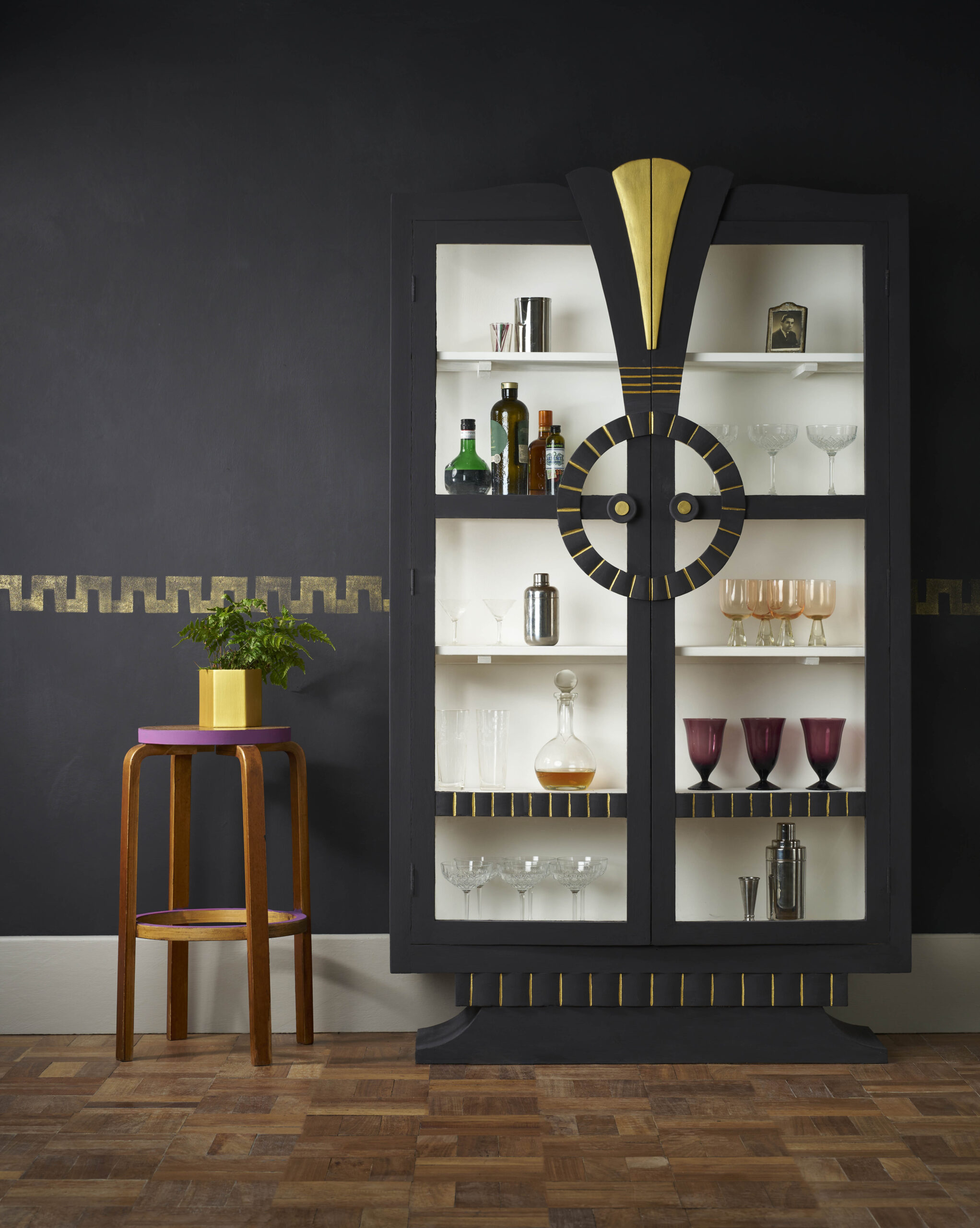 Annie Sloan - Athenian-Black-Art-Deco-Cabinet-with-Modern-Gold