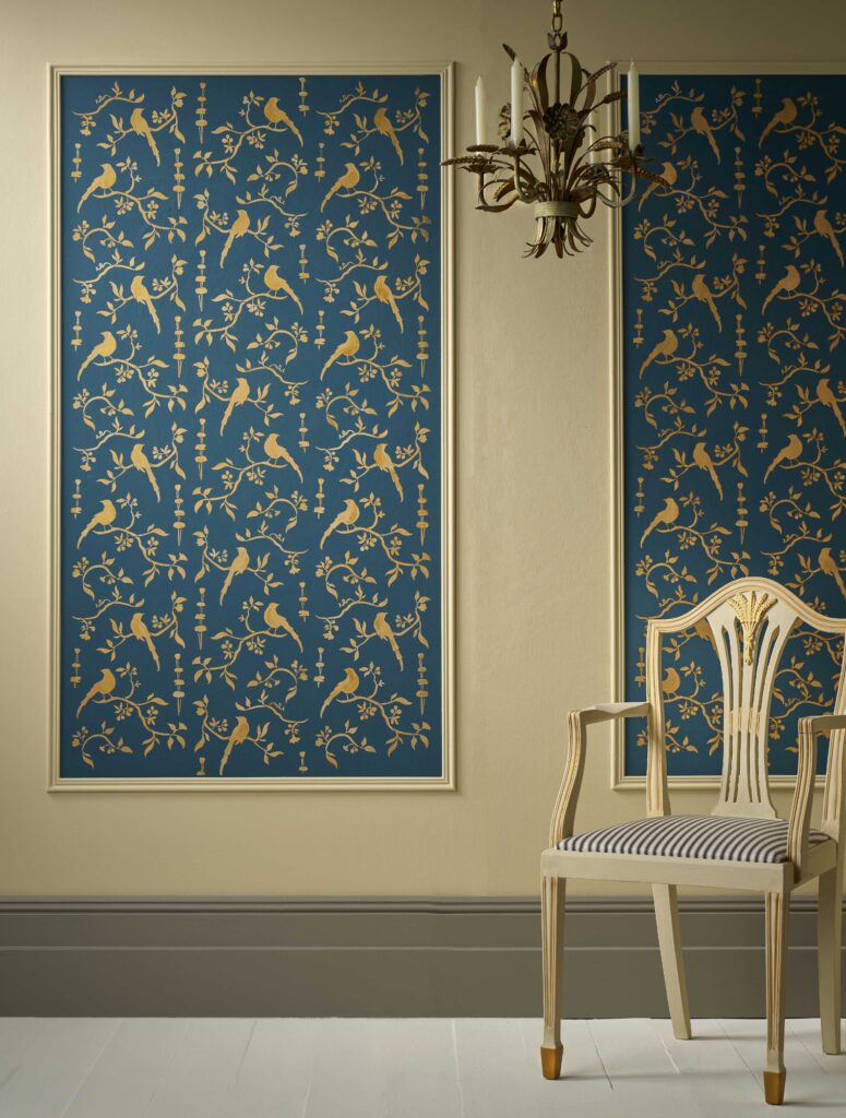 Annie Sloan - Swedish-Panelling-in-Traditional-Gold-with-Chinoiserie-Stencil