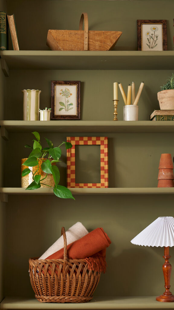 Painted frame in Annie Sloan Chalk Paint