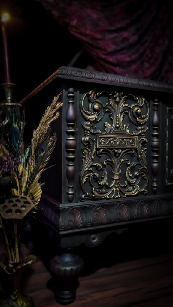 Annie Sloan - Nina Sainato - @hantemyhome - Enchanting Chest - Lenore