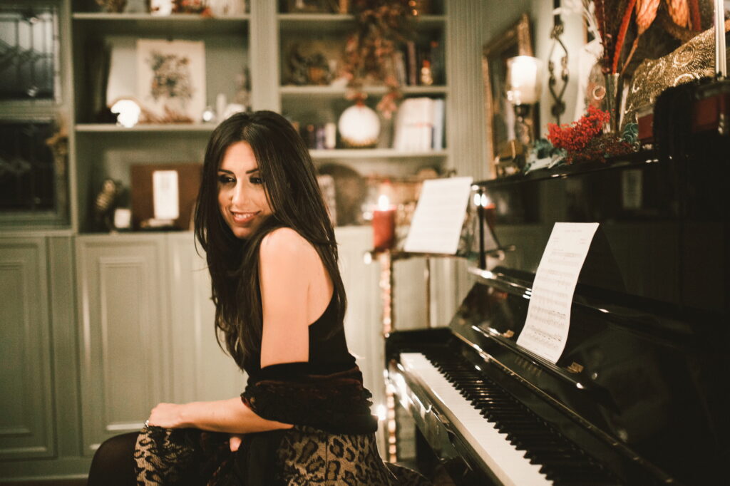 Annie Sloan - Nina Sainato - @hantemyhome - Enchanting Chest - Lenore