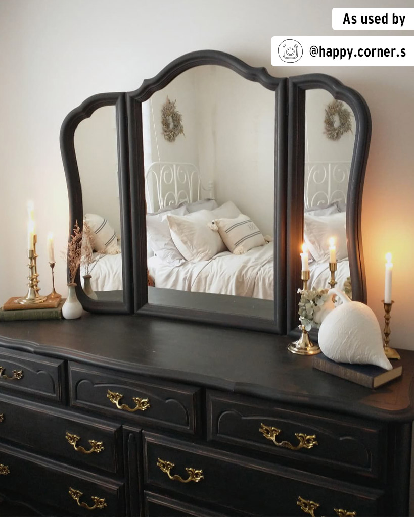 Athenian Black Chalk Paint used on a dressing table by an Annie Sloan customer
