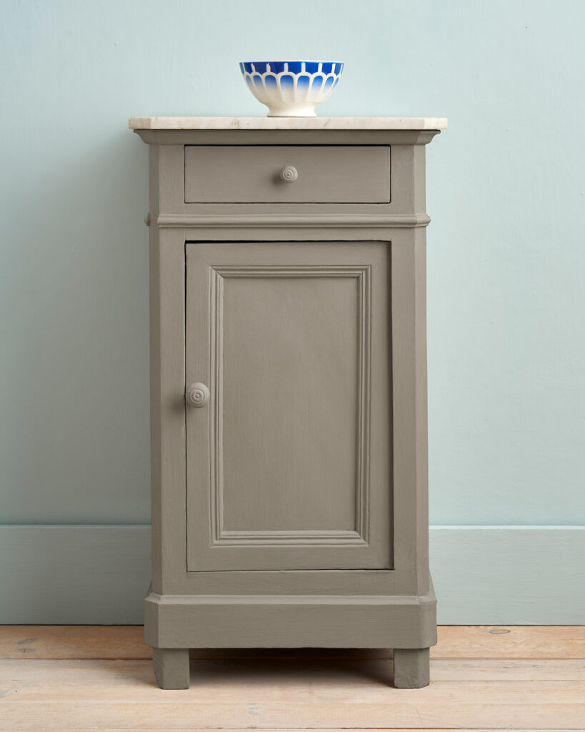 Annie Sloan Coco - Side table images