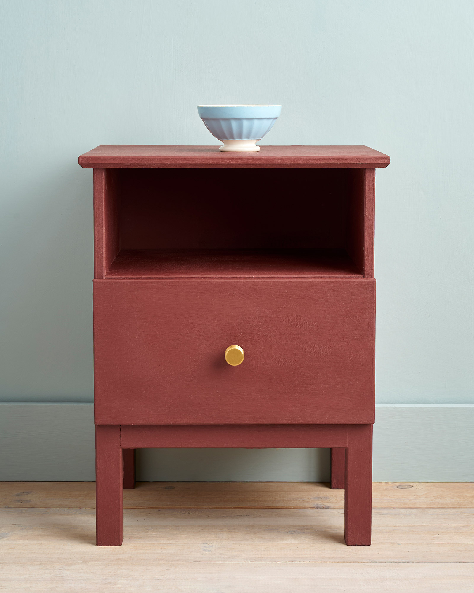 Annie Sloan Primer Red - Side table images