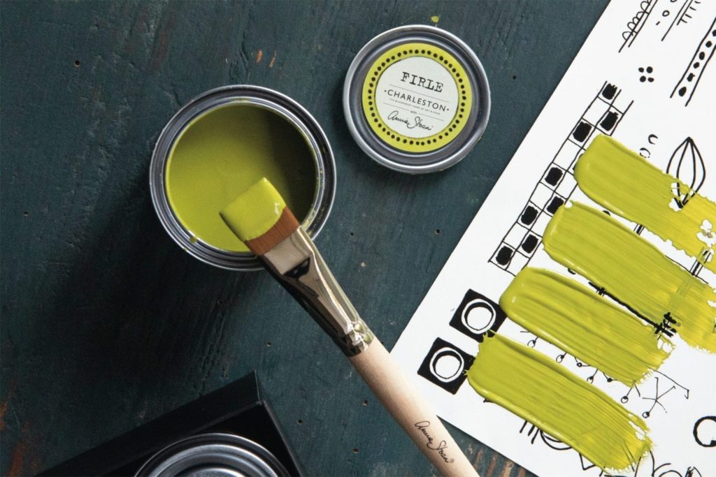 Firle 120ml Chalk Paint® by Annie Sloan tin with Detail Brush and MixMat