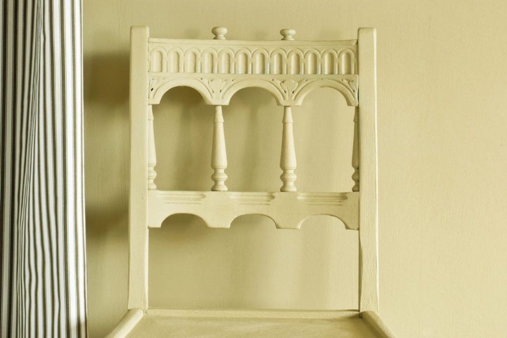Versailles Wall Paint by Annie Sloan, chair painted with Chalk Paint® in Versailles, Ticking in Olive curtain