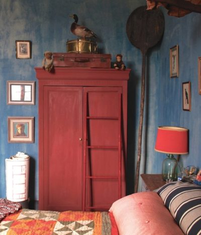 Annie Sloan Painter in Residence Alex Russell Flint Bedroom painted with Chalk Paint® in Aubusson Blue and Primer Red