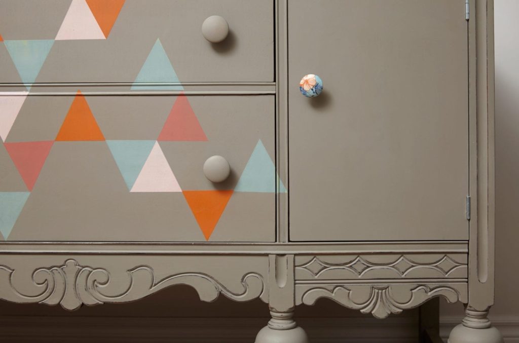 Geometric Triangel Cabinet by Annie Sloan Painter in Residence Jelena Pticek painted with Chalk Paint® in French Linen