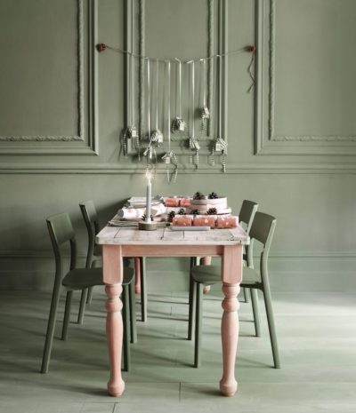 Scandinavian style Christmas dining room painted with Chalk Paint® by Annie Sloan in Chateau Grey, Olive, Scandinavian Pink and washed wood touches
