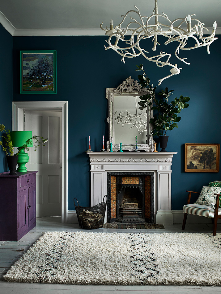 Aubusson Blue by Annie Sloan used on living room walls