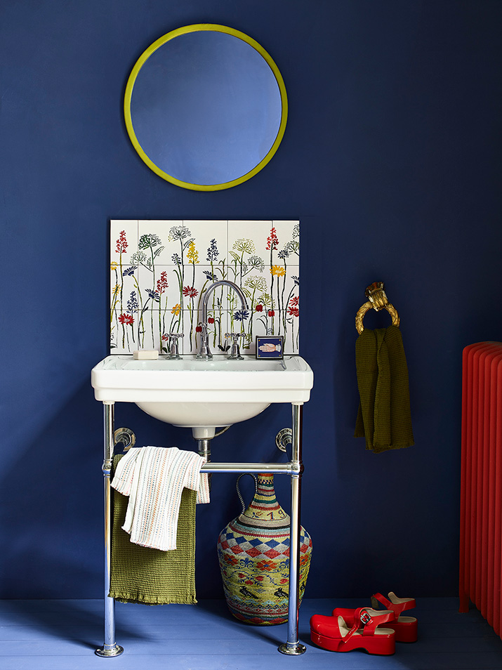 Annie Sloan wall paint in Napoleonic Blue in a bathroom