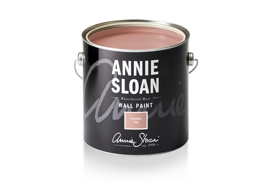 Wall paint by Annie Sloan in black 2.5l tin