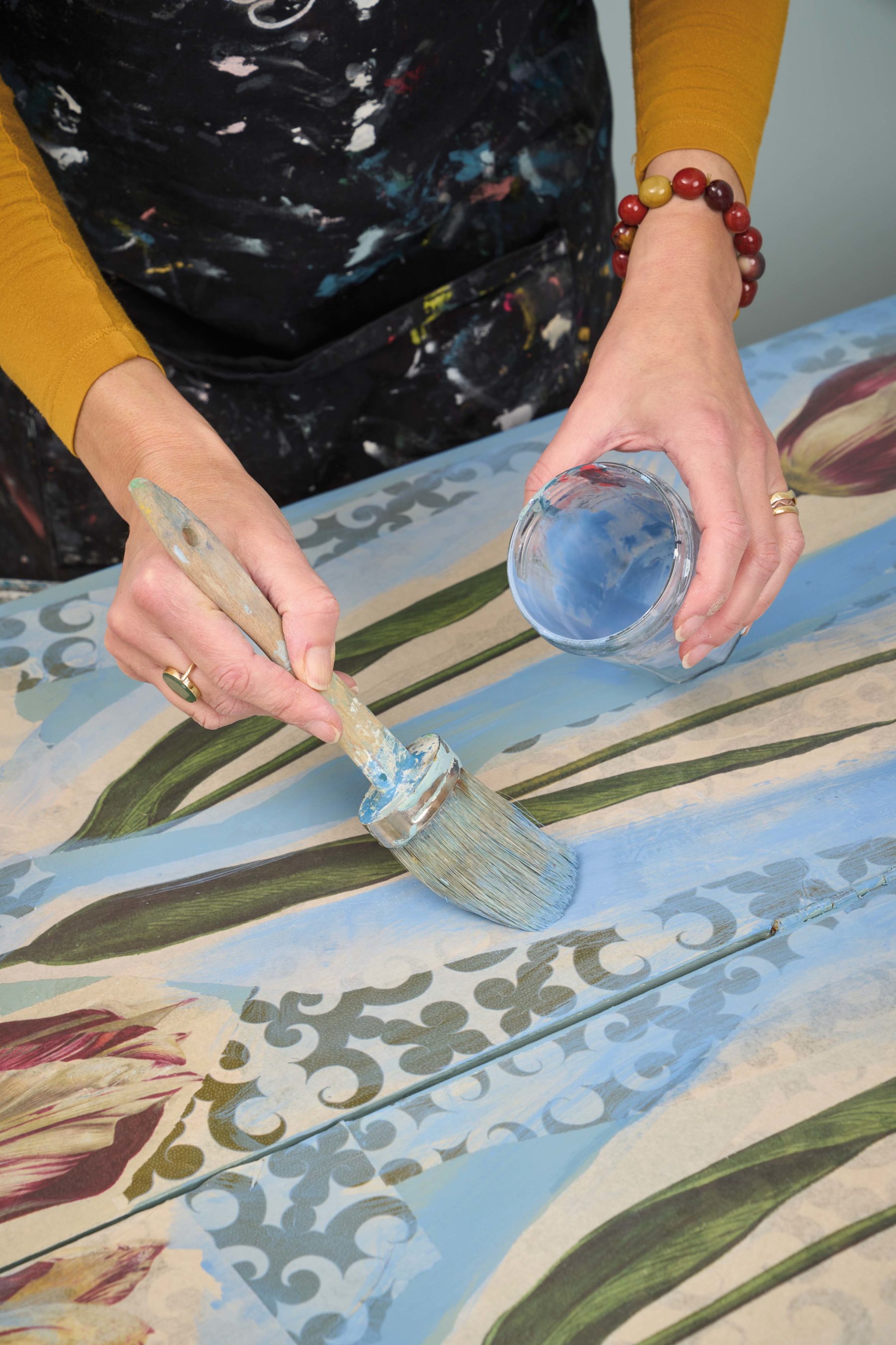 How To Create a Decoupage Screen Annie Sloan